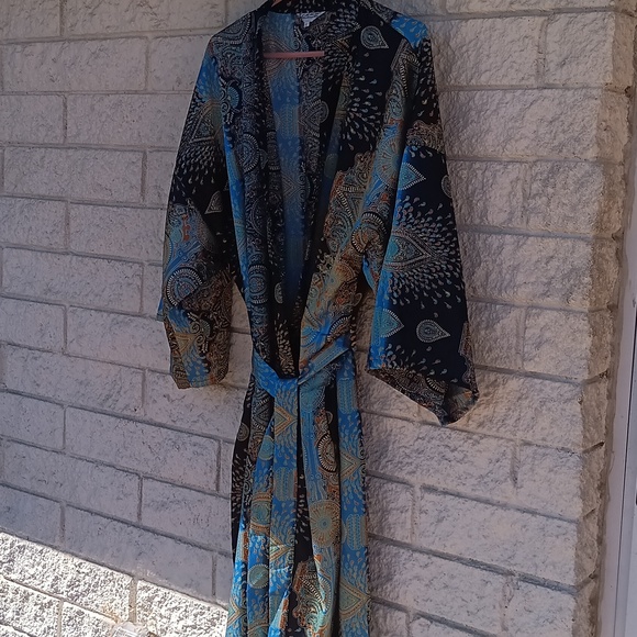Silky Robe XXL - Picture 2 of 9